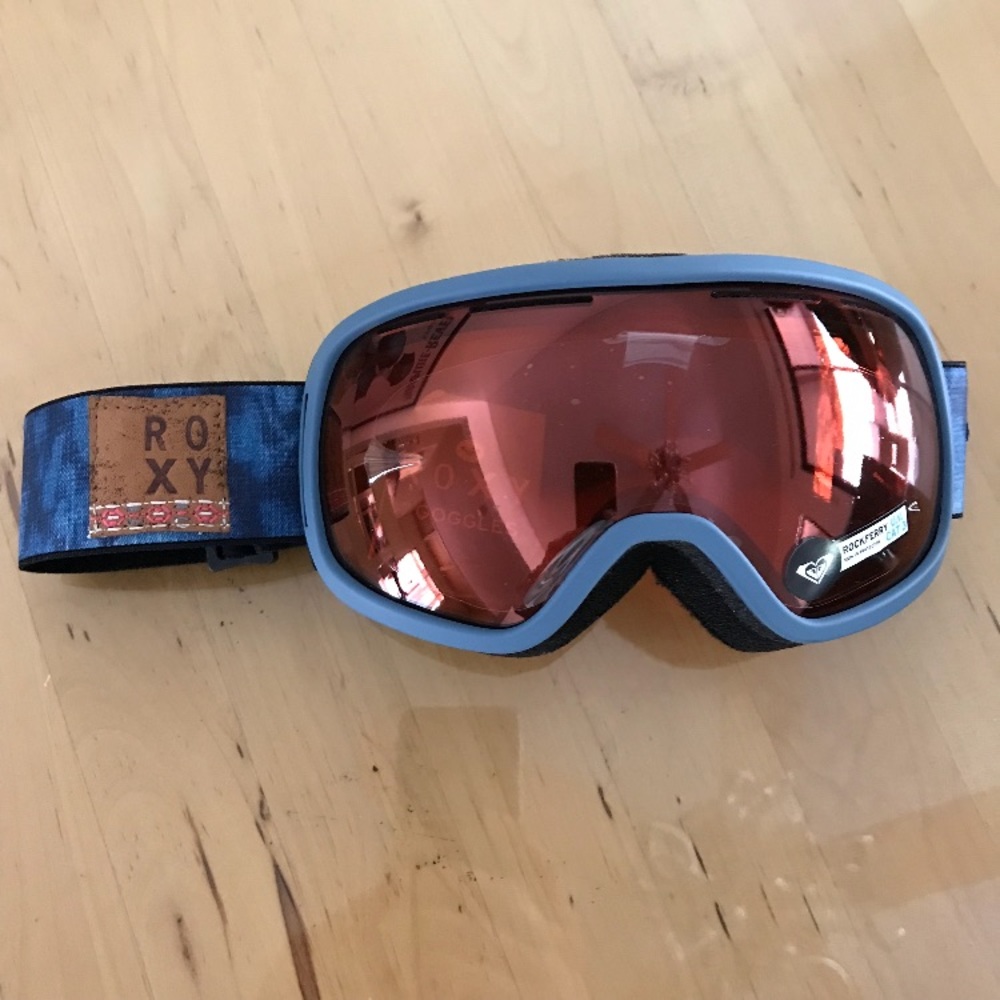 Roxy snowboard/ski goggles New in box